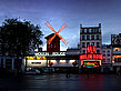 Moulin rouge während der Dämmerung - Ile de France - Paris (Paris)