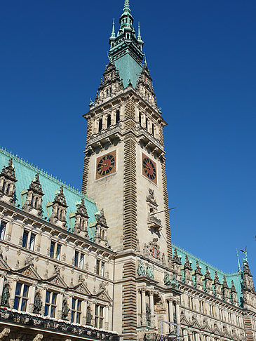 Fotos Rathaus von der Seite