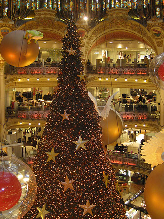 Weihnachtsbaum der Galeries Lafayette Foto 