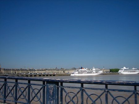 Schiffe an der Garonne in Bordeaux - Aquitaine (Bordeaux)