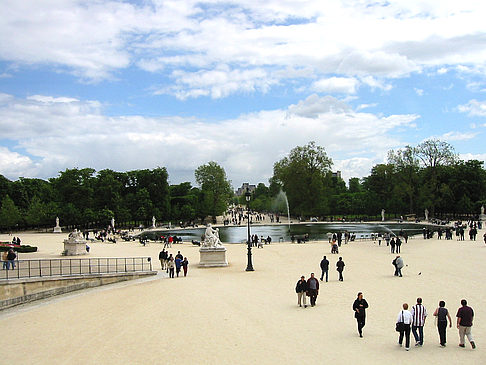 Foto Auf dem Weg zum Louvre