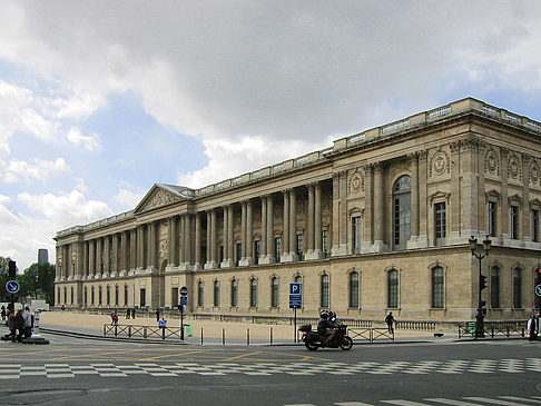 Fotos Außenmauern des Louvre