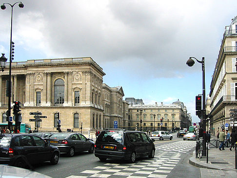 Foto Außenmauern des Louvre - Paris