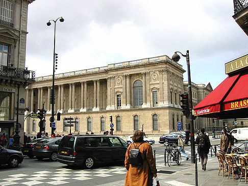 Außenmauern des Louvre