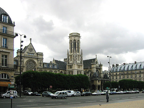 Der Louvre von der Straße - Ile de France - Paris (Paris)