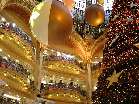 Fotos Weihnachtsbaum der Galeries Lafayette | Paris