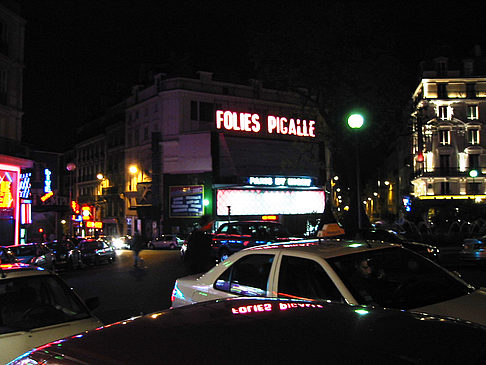 Place Pigalle bei Nacht Foto 