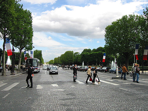 Straßen vor dem Louvre - Ile de France - Paris (Paris)