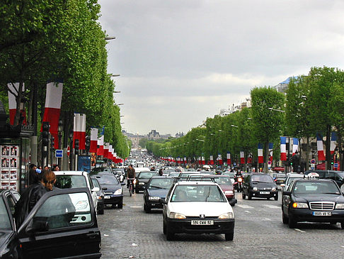 Foto Straßen vor dem Louvre