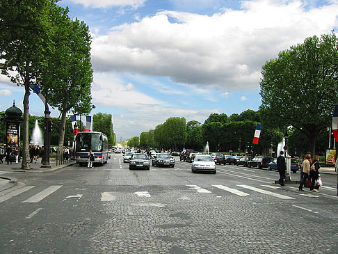 Straßen vor dem Louvre - Ile de France - Paris (Paris)