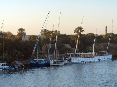 Schiffe und Boote - Landesinnere