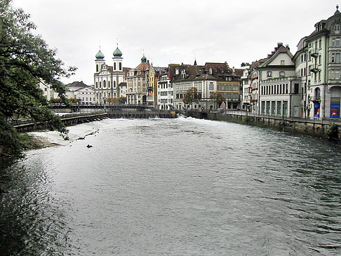 Gebäude am Wasser - Luzern (Luzern)